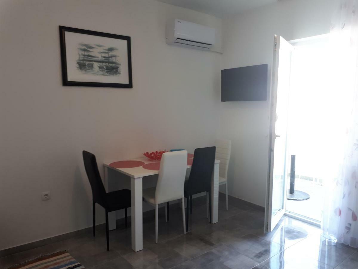 Apartmani Korina Starigrad Paklenica Dış mekan fotoğraf