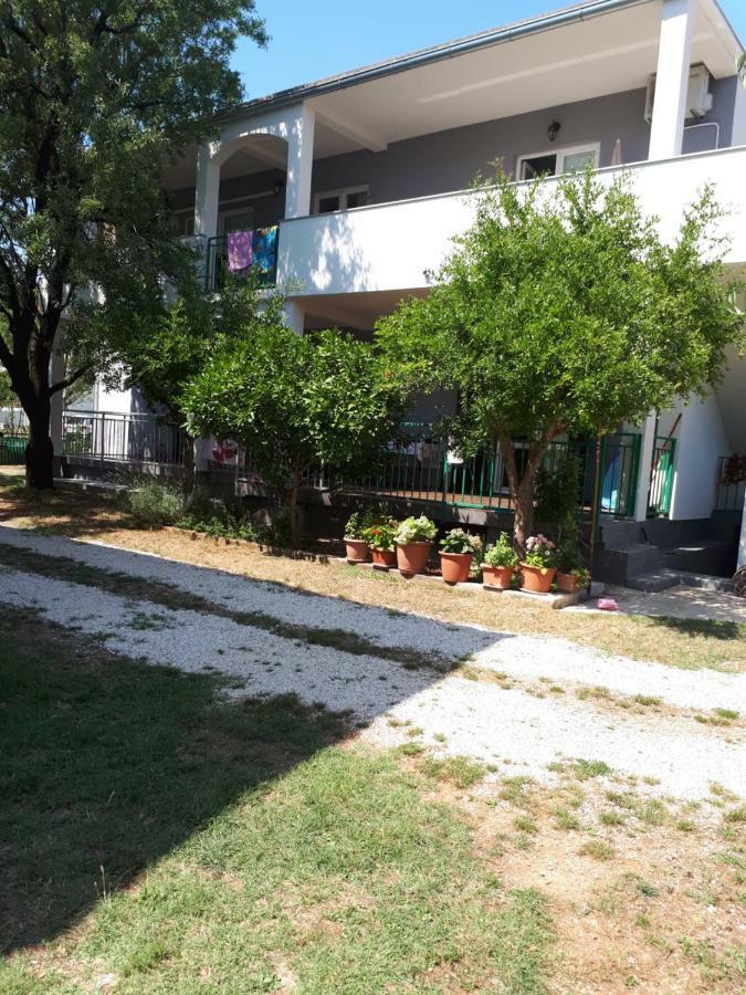 Apartmani Korina Starigrad Paklenica Dış mekan fotoğraf