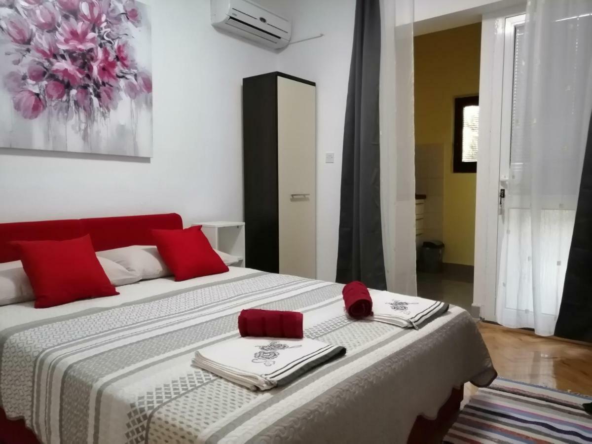 Apartmani Korina Starigrad Paklenica Dış mekan fotoğraf