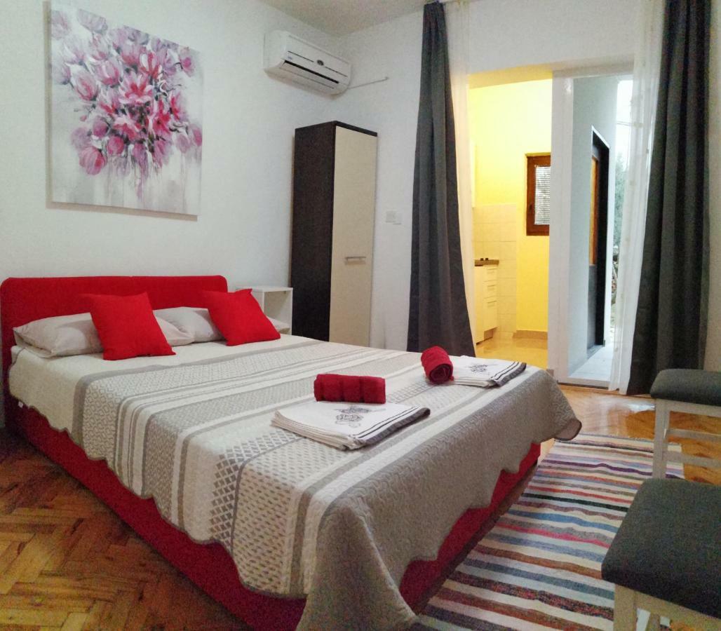 Apartmani Korina Starigrad Paklenica Dış mekan fotoğraf